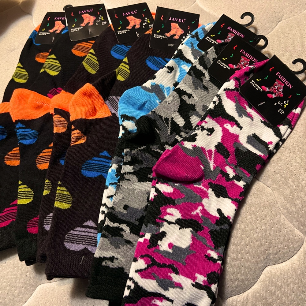 Women’s socks size 9-11 (7 pairs)
